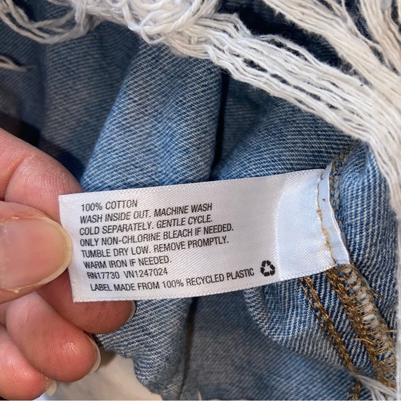 Wild Fable Overall Jean Shorts - distressed looking - women’s size XS - Picture 7 of 7